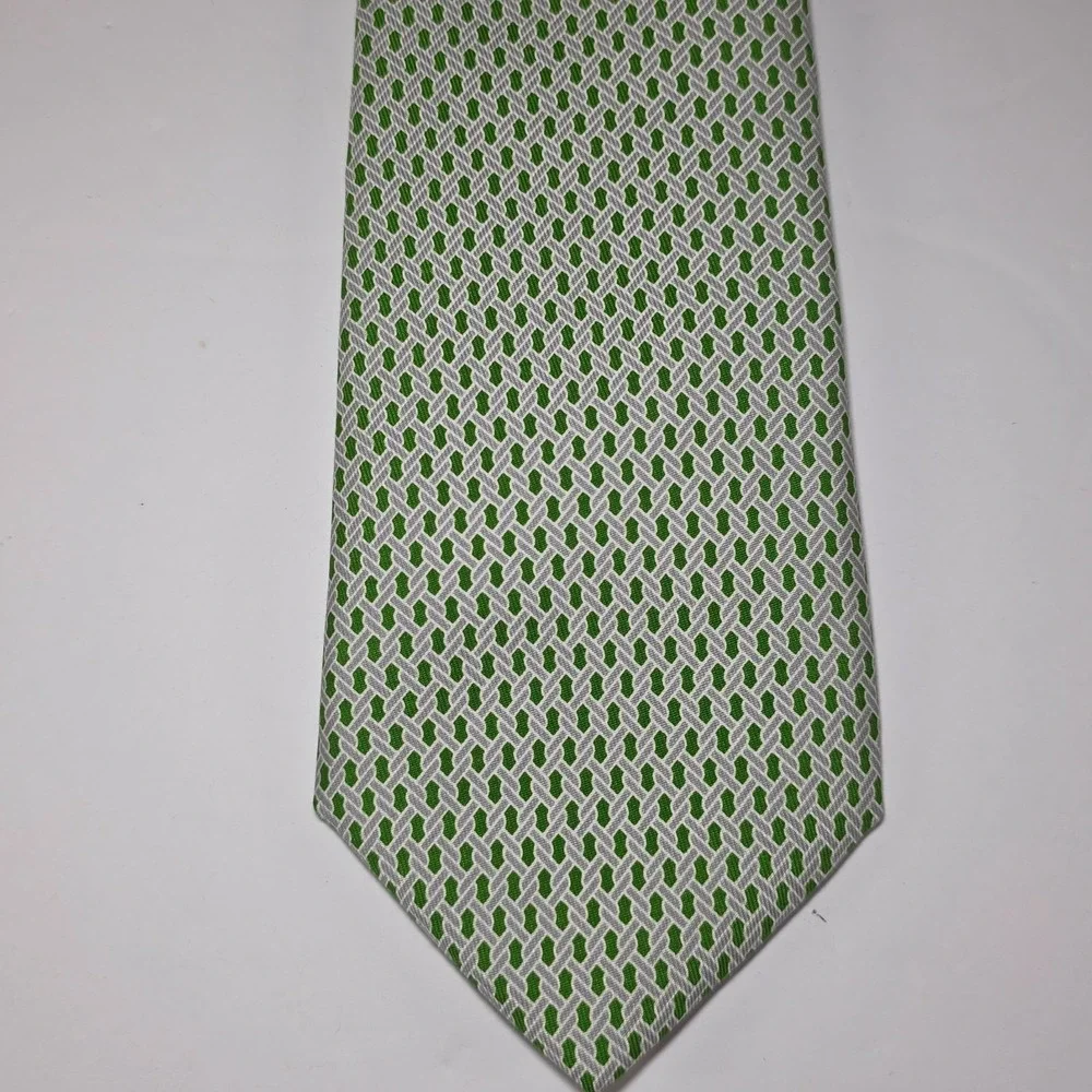 Vineyard‎ Vines for Natixis 100% Hand Made Silk Tie Green Gray Geometric Necktie